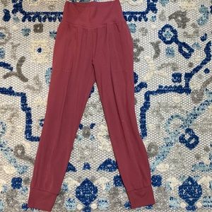 Athleta salutation jogger i’m powervita